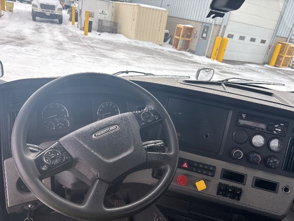 Day Cab Tractor-Heavy Duty Tractors-Freightliner-2020-T12664ST-Mississauga-ON-538,980\n\t\tkm-$ 64,500 - Image 11