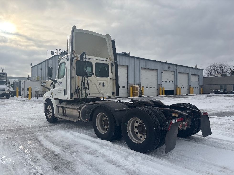 Day Cab Tractor-Heavy Duty Tractors-Freightliner-2020-T12664ST-Mississauga-ON-538,980\n\t\tkm-$ 64,500 - Image 5