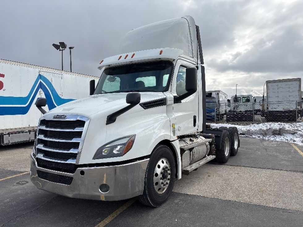 Day Cab Tractor-Heavy Duty Tractors-Freightliner-2020-T12664ST-Mississauga-ON-543,173\n\t\tkm-$ 61,500 - Image 3