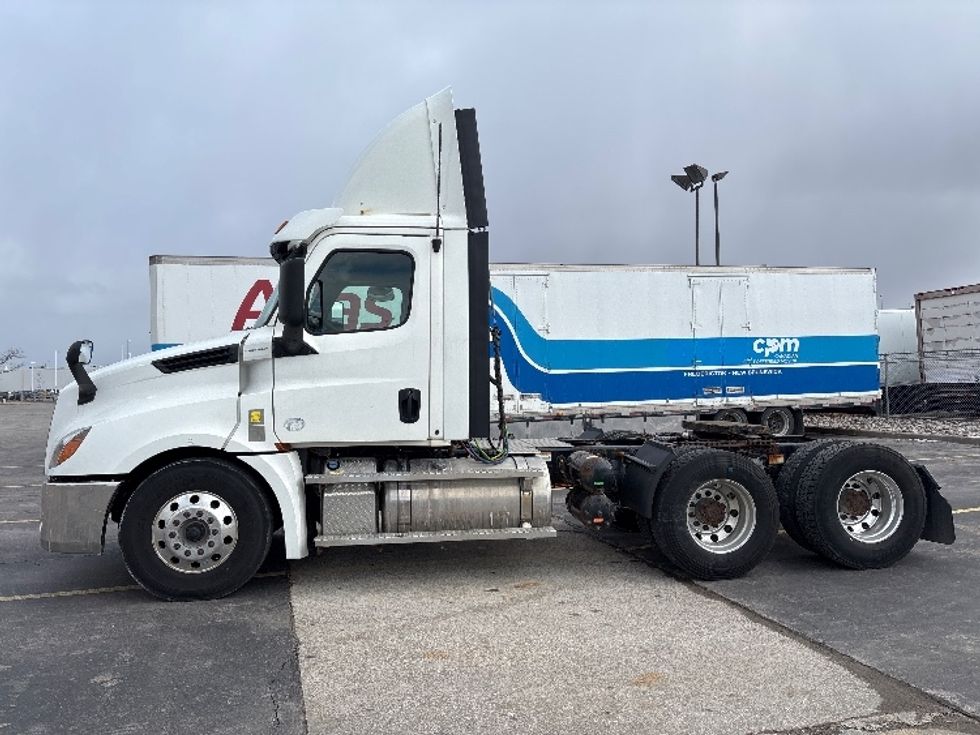 Day Cab Tractor-Heavy Duty Tractors-Freightliner-2020-T12664ST-Mississauga-ON-543,173\n\t\tkm-$ 61,500 - Image 4