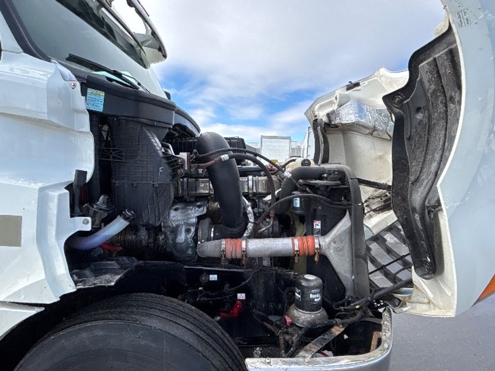 Day Cab Tractor-Heavy Duty Tractors-Freightliner-2020-T12664ST-Mississauga-ON-555,846\n\t\tkm-$ 63,750 - Image 15