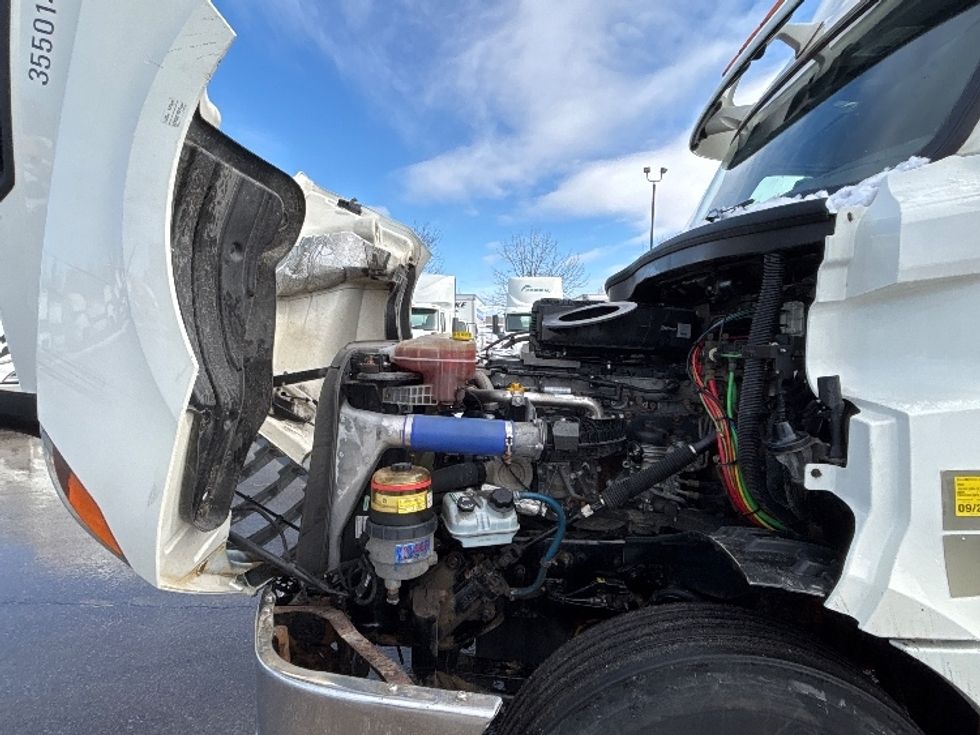 Day Cab Tractor-Heavy Duty Tractors-Freightliner-2020-T12664ST-Mississauga-ON-555,846\n\t\tkm-$ 63,750 - Image 16