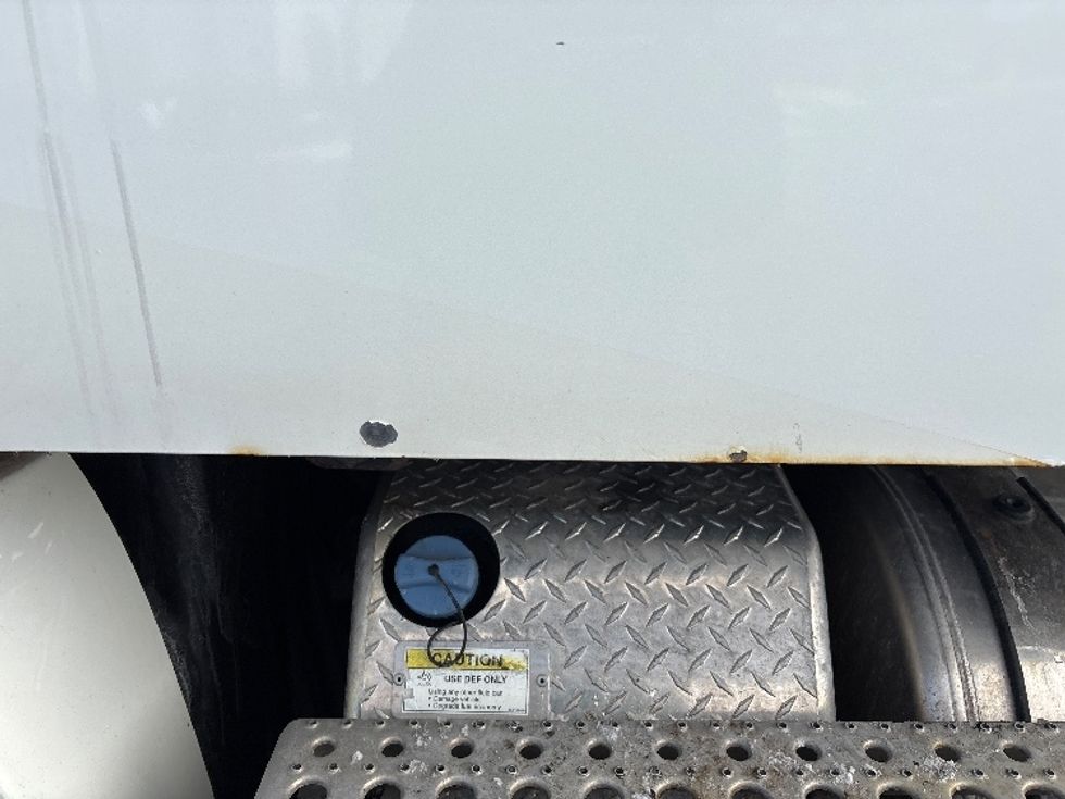 Day Cab Tractor-Heavy Duty Tractors-Freightliner-2020-T12664ST-Mississauga-ON-555,846\n\t\tkm-$ 63,750 - Image 17