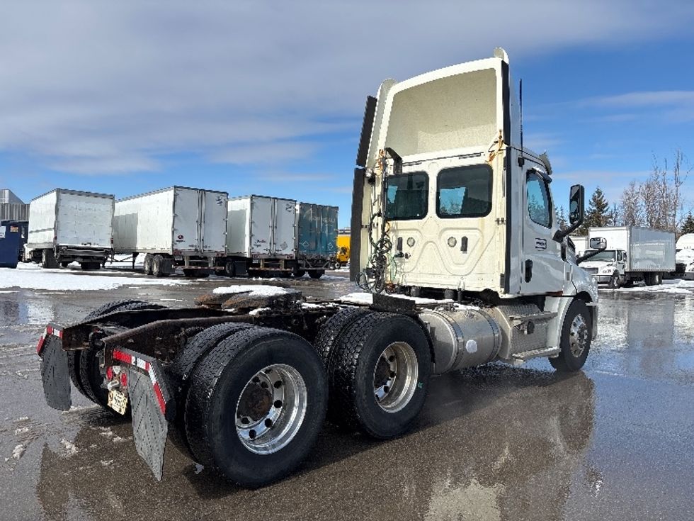 Day Cab Tractor-Heavy Duty Tractors-Freightliner-2020-T12664ST-Mississauga-ON-555,846\n\t\tkm-$ 63,750 - Image 7