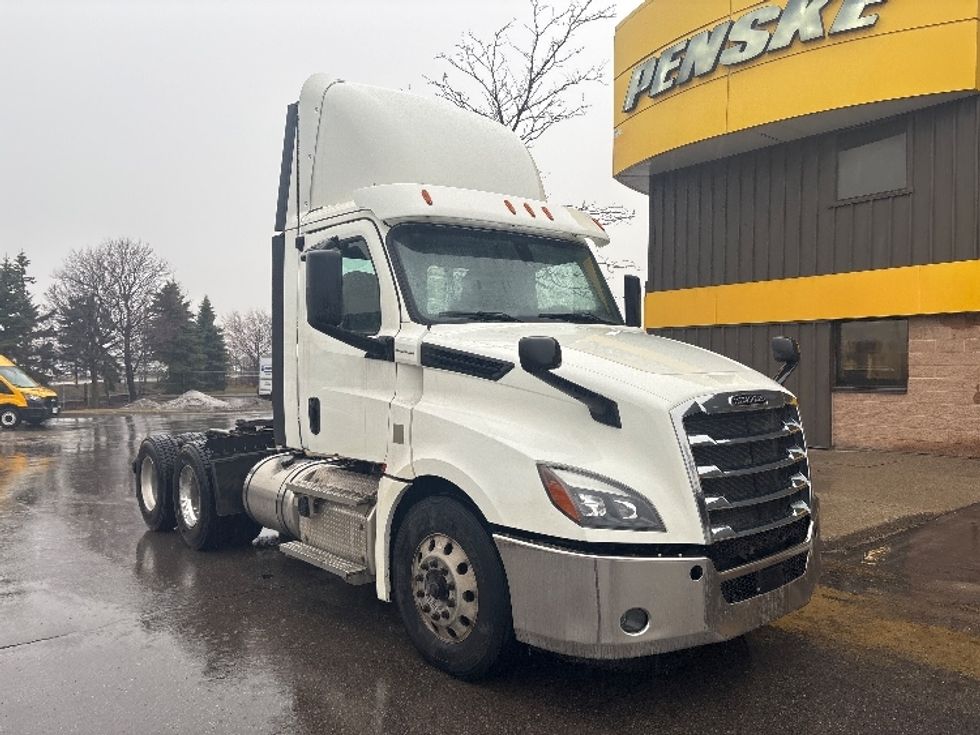 Day Cab Tractor-Heavy Duty Tractors-Freightliner-2020-T12664ST-Mississauga-ON-573,448\n\t\tkm-$ 63,000 - Image 1