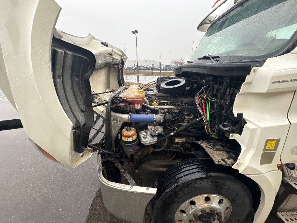 Day Cab Tractor-Heavy Duty Tractors-Freightliner-2020-T12664ST-Mississauga-ON-573,448\n\t\tkm-$ 63,000 - Image 16