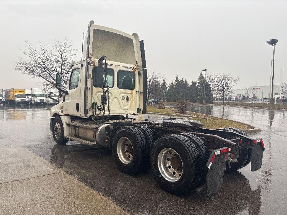 Day Cab Tractor-Heavy Duty Tractors-Freightliner-2020-T12664ST-Mississauga-ON-573,448\n\t\tkm-$ 63,000 - Image 5