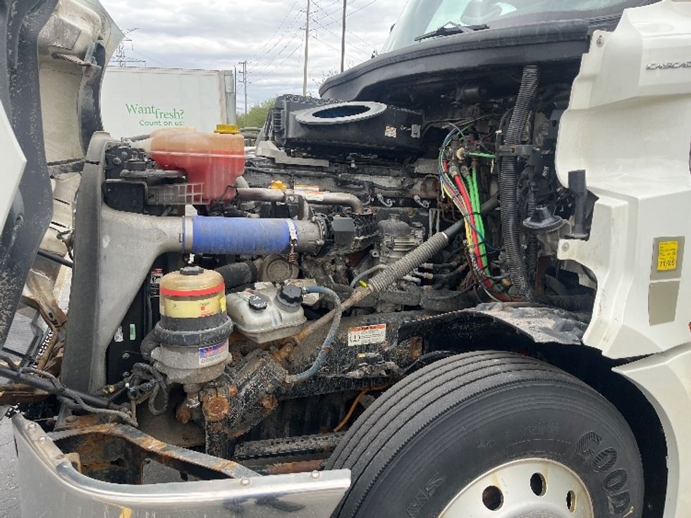 Day Cab Tractor-Heavy Duty Tractors-Freightliner-2020-T12664ST-Mississauga-ON-594,286\n\t\tkm-$ 63,000 - Image 11