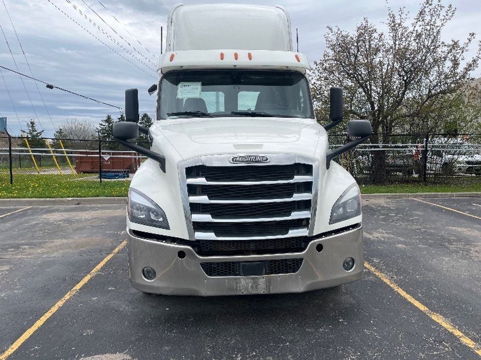 Day Cab Tractor-Heavy Duty Tractors-Freightliner-2020-T12664ST-Mississauga-ON-594,286\n\t\tkm-$ 63,000 - Image 2