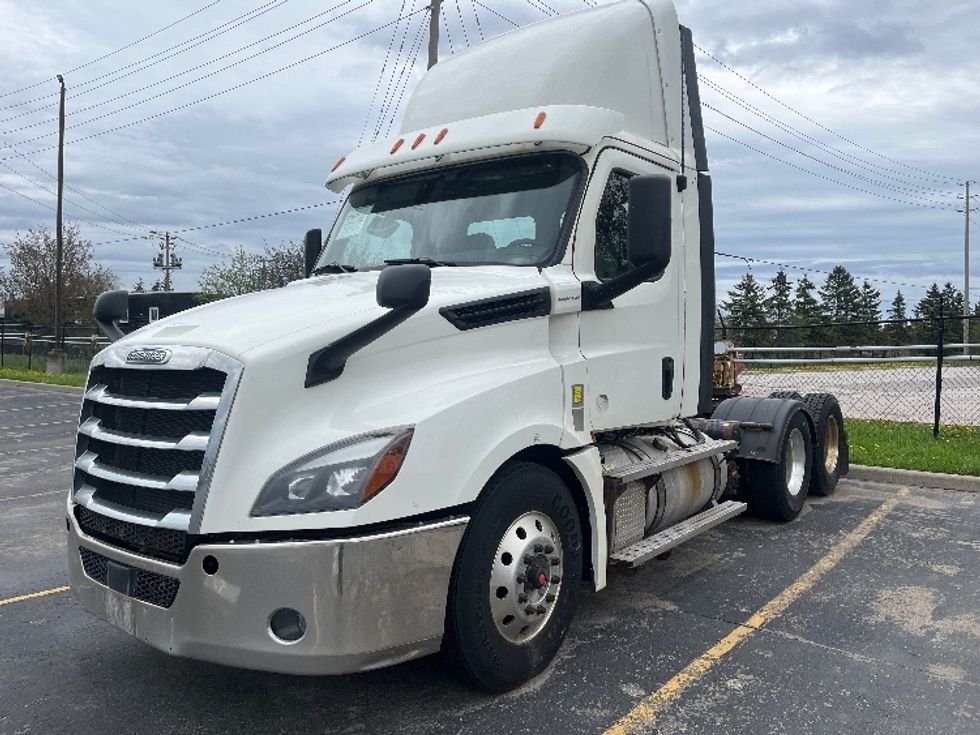 Day Cab Tractor-Heavy Duty Tractors-Freightliner-2020-T12664ST-Mississauga-ON-594,286\n\t\tkm-$ 63,000 - Image 3