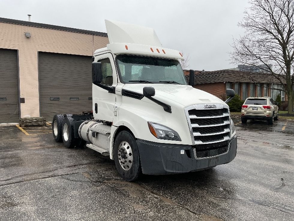 Day Cab Tractor-Heavy Duty Tractors-Freightliner-2020-T12664ST-Mississauga-ON-628,315\n\t\tkm-$ 62,000 - Image 1