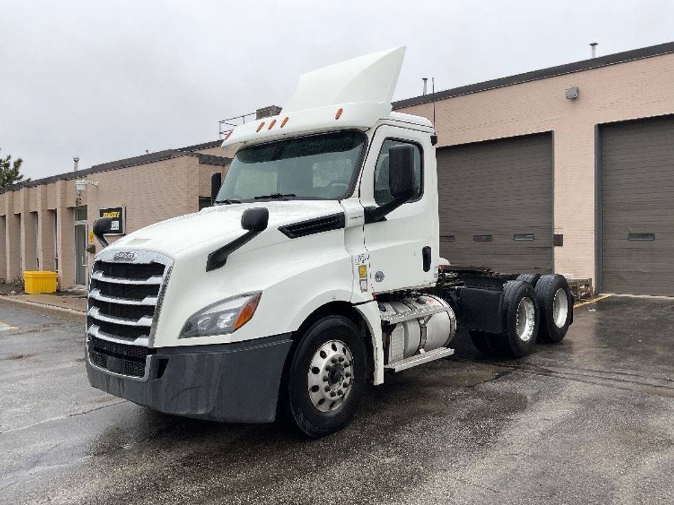 Day Cab Tractor-Heavy Duty Tractors-Freightliner-2020-T12664ST-Mississauga-ON-628,315\n\t\tkm-$ 62,000 - Image 3