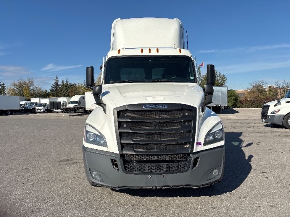 Day Cab Tractor-Heavy Duty Tractors-Freightliner-2020-T12664ST-Mississauga-ON-659,903\n\t\tkm-$ 67,500 - Image 2
