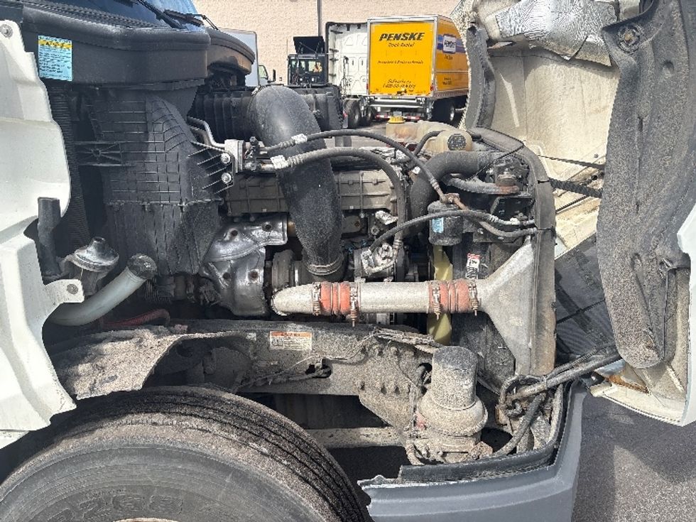 Day Cab Tractor-Heavy Duty Tractors-Freightliner-2020-T12664ST-Mississauga-ON-767,302\n\t\tkm-$ 55,500 - Image 15