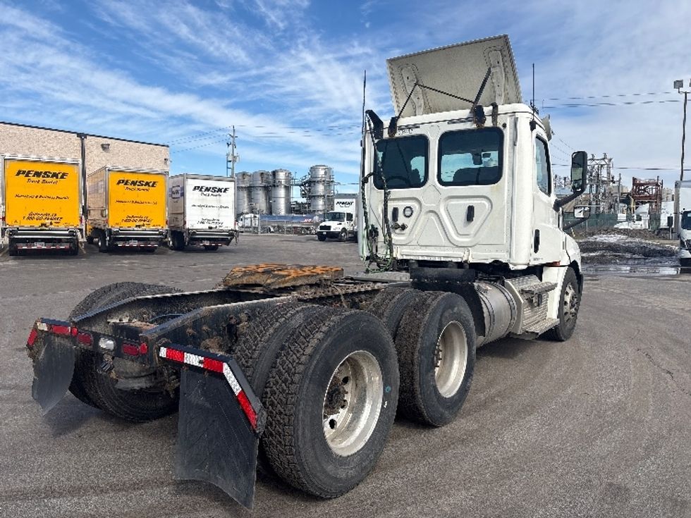 Day Cab Tractor-Heavy Duty Tractors-Freightliner-2020-T12664ST-Mississauga-ON-767,302\n\t\tkm-$ 55,500 - Image 7