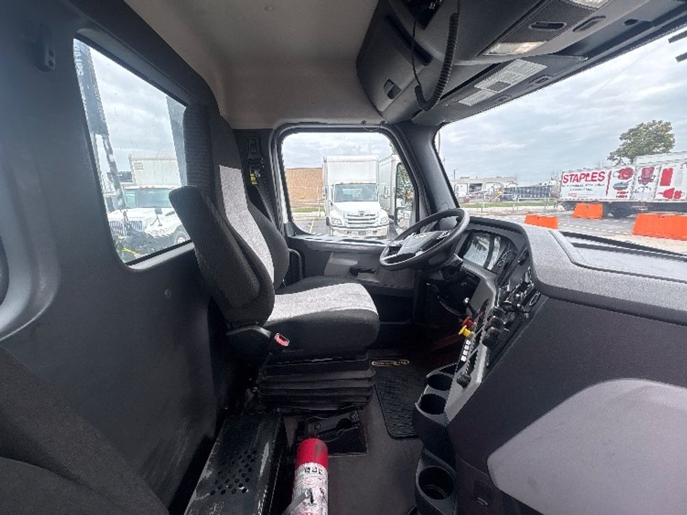 Day Cab Tractor-Heavy Duty Tractors-Freightliner-2020-T12664ST-Mississauga-ON-776,693\n\t\tkm-$ 62,500 - Image 14