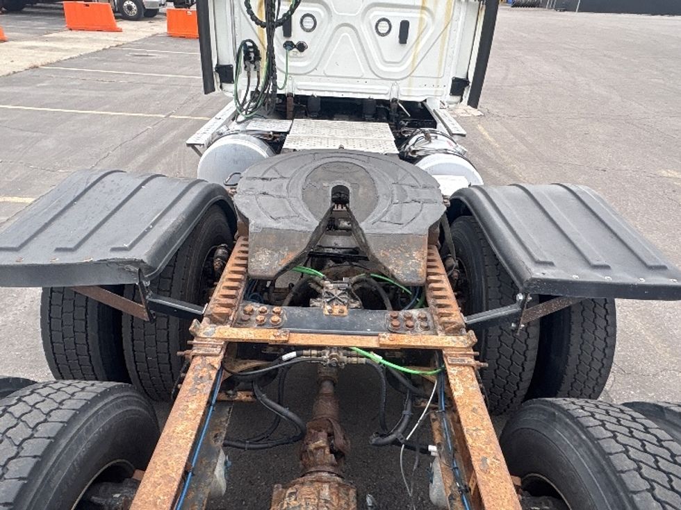 Day Cab Tractor-Heavy Duty Tractors-Freightliner-2020-T12664ST-Mississauga-ON-776,693\n\t\tkm-$ 62,500 - Image 6