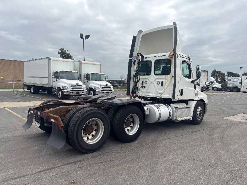 Day Cab Tractor-Heavy Duty Tractors-Freightliner-2020-T12664ST-Mississauga-ON-776,693\n\t\tkm-$ 62,500 - Image 7