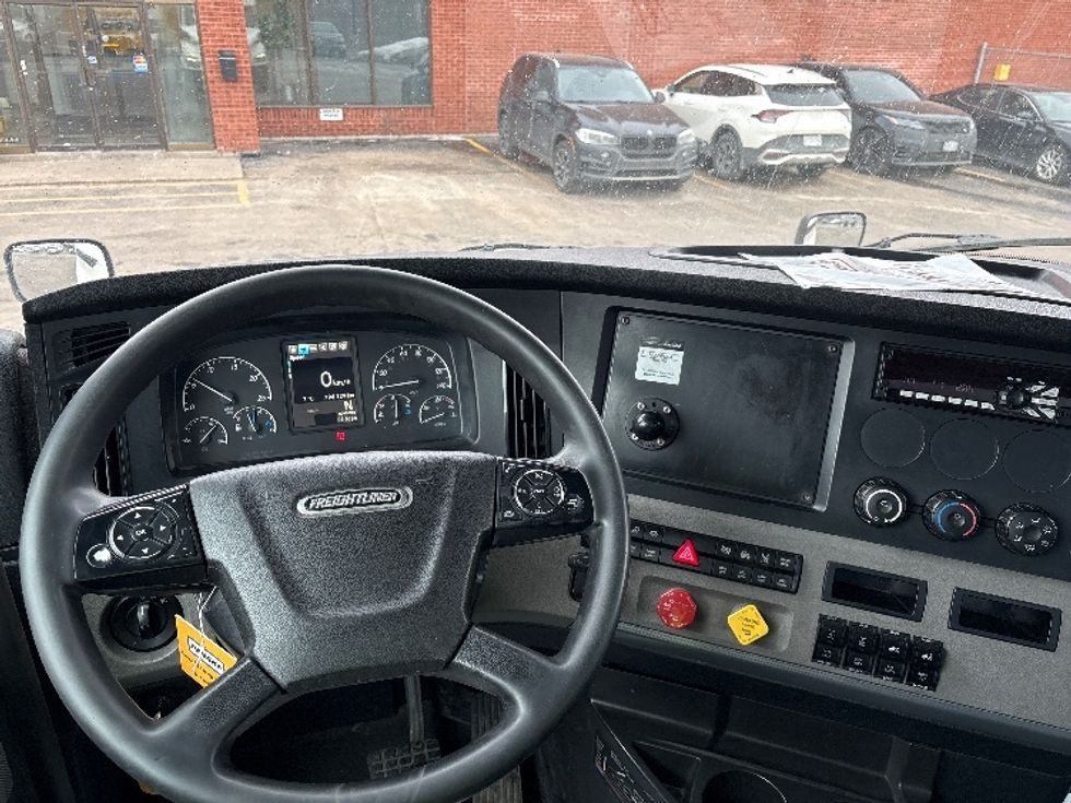 Day Cab Tractor-Heavy Duty Tractors-Freightliner-2020-T12664ST-Mississauga-ON-794,129\n\t\tkm-$ 54,250 - Image 11