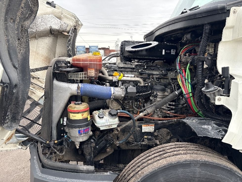 Day Cab Tractor-Heavy Duty Tractors-Freightliner-2020-T12664ST-Mississauga-ON-794,129\n\t\tkm-$ 54,250 - Image 16