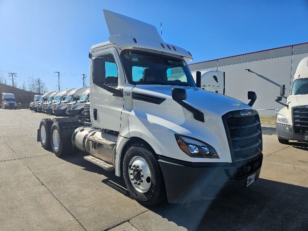 Day Cab Tractor-Heavy Duty Tractors-Freightliner-2020-T12664ST-Moberly-MO-234,225\n\t\tmiles-$ 61,750 - Image 1
