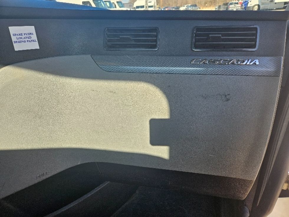 Day Cab Tractor-Heavy Duty Tractors-Freightliner-2020-T12664ST-Moberly-MO-234,225\n\t\tmiles-$ 61,750 - Image 13