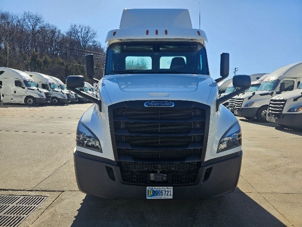 Day Cab Tractor-Heavy Duty Tractors-Freightliner-2020-T12664ST-Moberly-MO-234,225\n\t\tmiles-$ 61,750 - Image 2