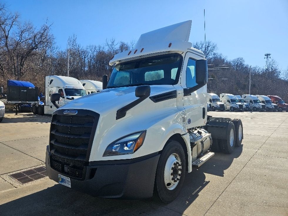 Day Cab Tractor-Heavy Duty Tractors-Freightliner-2020-T12664ST-Moberly-MO-234,225\n\t\tmiles-$ 61,750 - Image 3