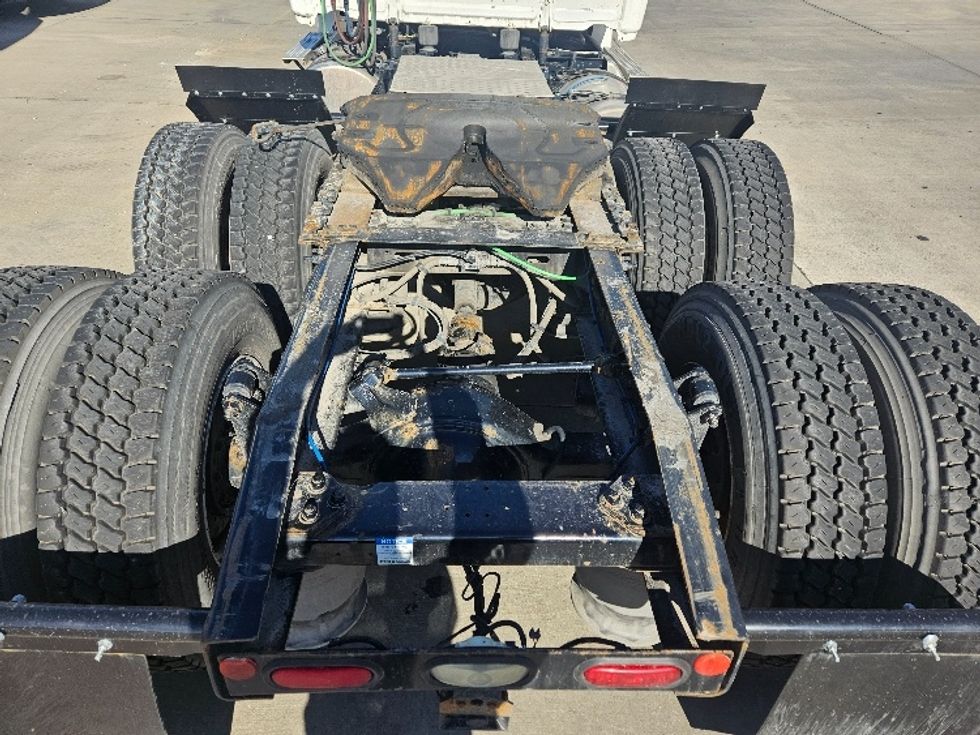 Day Cab Tractor-Heavy Duty Tractors-Freightliner-2020-T12664ST-Moberly-MO-234,225\n\t\tmiles-$ 61,750 - Image 6