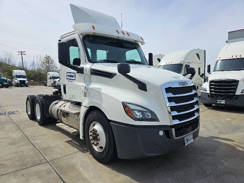 Day Cab Tractor-Heavy Duty Tractors-Freightliner-2020-T12664ST-Moberly-MO-274,870\n\t\tmiles-$ 59,500 - Image 1