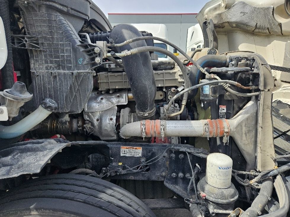 Day Cab Tractor-Heavy Duty Tractors-Freightliner-2020-T12664ST-Moberly-MO-274,870\n\t\tmiles-$ 59,500 - Image 15