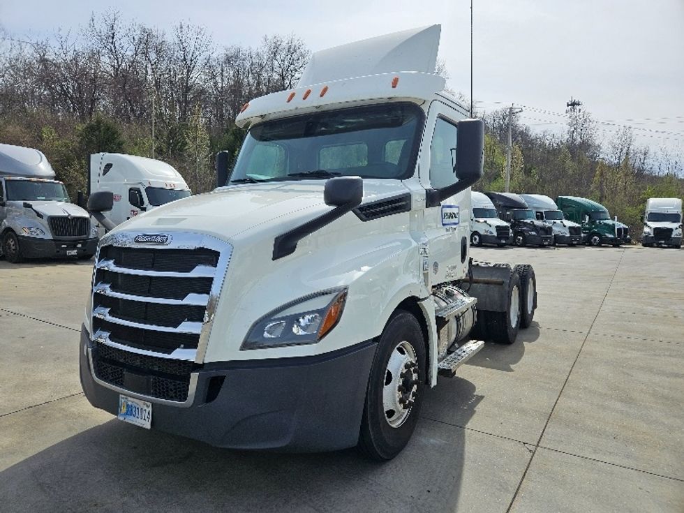 Day Cab Tractor-Heavy Duty Tractors-Freightliner-2020-T12664ST-Moberly-MO-274,870\n\t\tmiles-$ 59,500 - Image 3