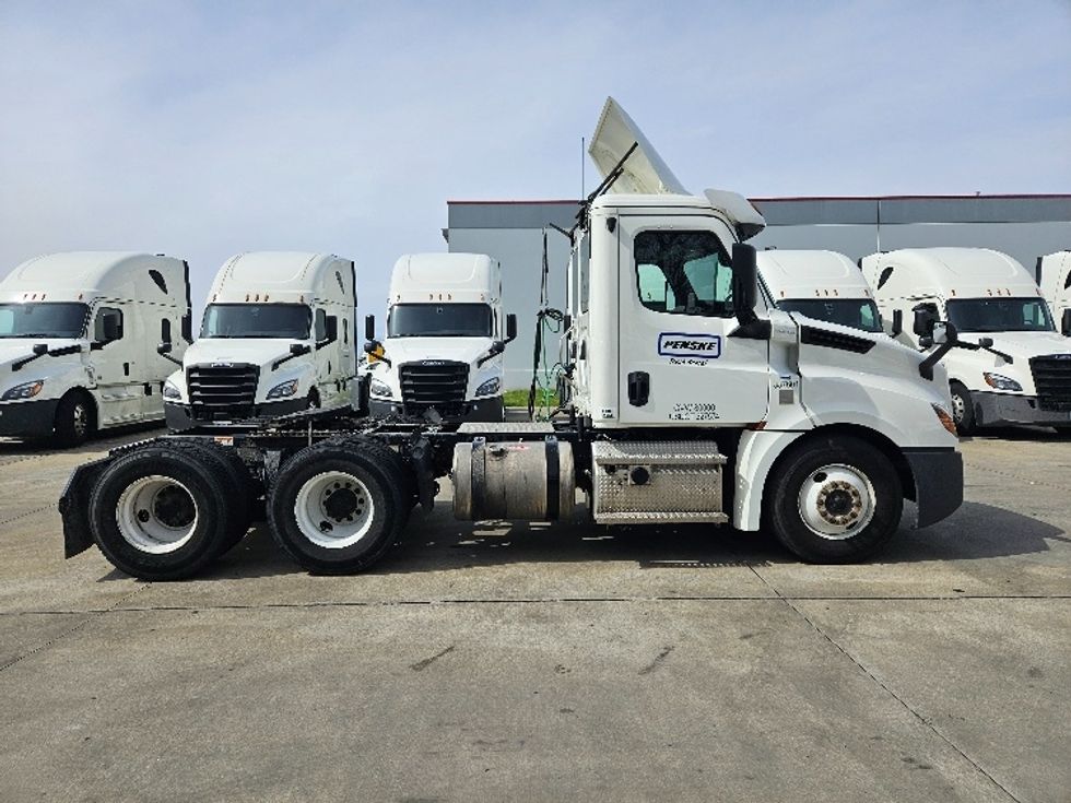 Day Cab Tractor-Heavy Duty Tractors-Freightliner-2020-T12664ST-Moberly-MO-274,870\n\t\tmiles-$ 59,500 - Image 8