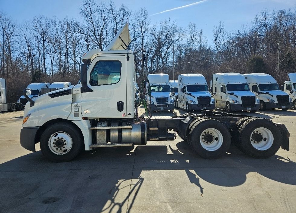 Day Cab Tractor-Heavy Duty Tractors-Freightliner-2020-T12664ST-Moberly-MO-284,676\n\t\tmiles-$ 58,250 - Image 4