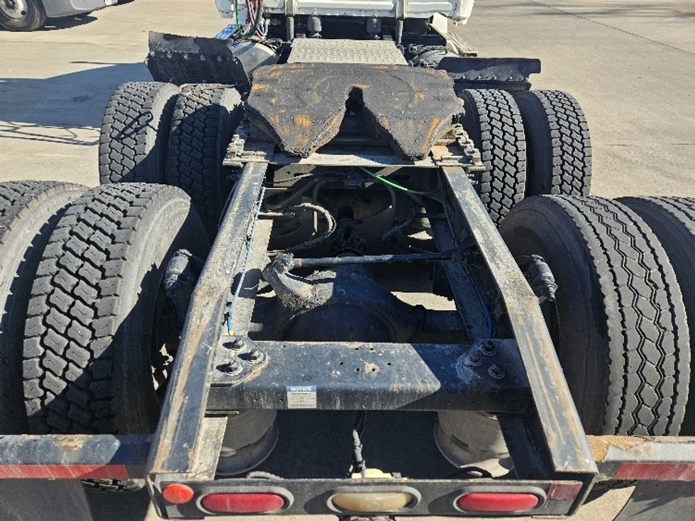 Day Cab Tractor-Heavy Duty Tractors-Freightliner-2020-T12664ST-Moberly-MO-284,676\n\t\tmiles-$ 58,250 - Image 6