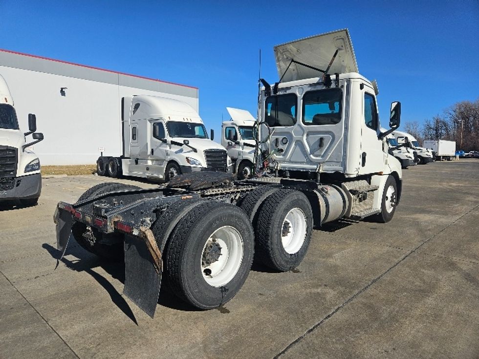 Day Cab Tractor-Heavy Duty Tractors-Freightliner-2020-T12664ST-Moberly-MO-284,676\n\t\tmiles-$ 58,250 - Image 7