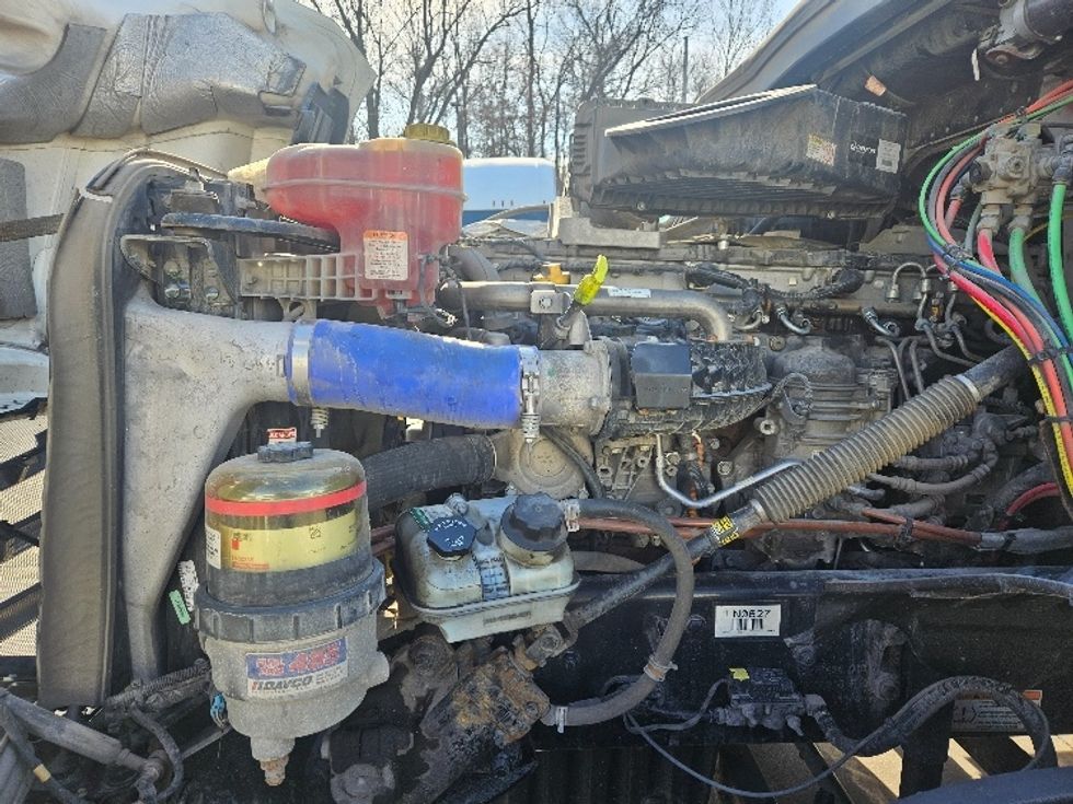 Day Cab Tractor-Heavy Duty Tractors-Freightliner-2020-T12664ST-Moberly-MO-296,542\n\t\tmiles-$ 57,500 - Image 16