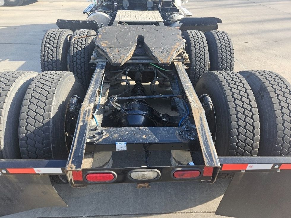 Day Cab Tractor-Heavy Duty Tractors-Freightliner-2020-T12664ST-Moberly-MO-296,542\n\t\tmiles-$ 57,500 - Image 6