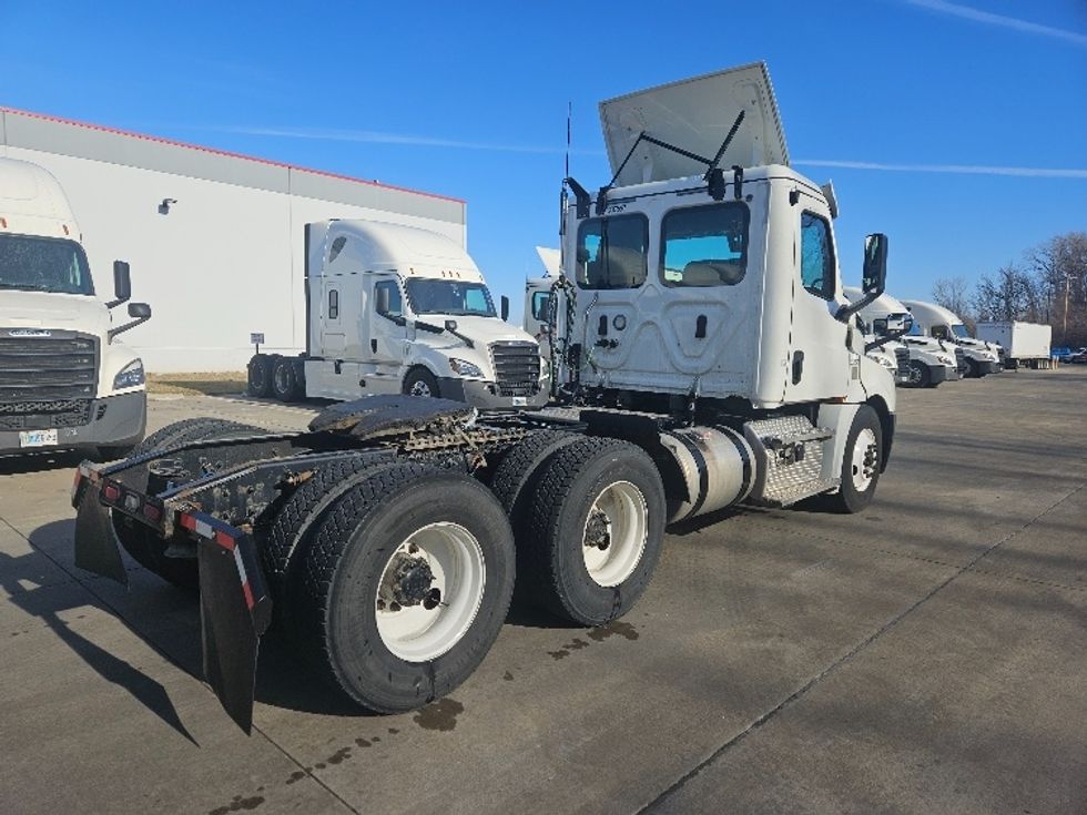 Day Cab Tractor-Heavy Duty Tractors-Freightliner-2020-T12664ST-Moberly-MO-296,542\n\t\tmiles-$ 57,500 - Image 7