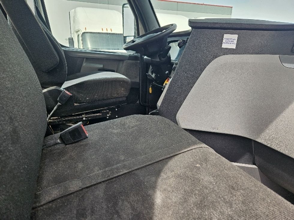 Day Cab Tractor-Heavy Duty Tractors-Freightliner-2020-T12664ST-Moberly-MO-301,467\n\t\tmiles-$ 57,250 - Image 14