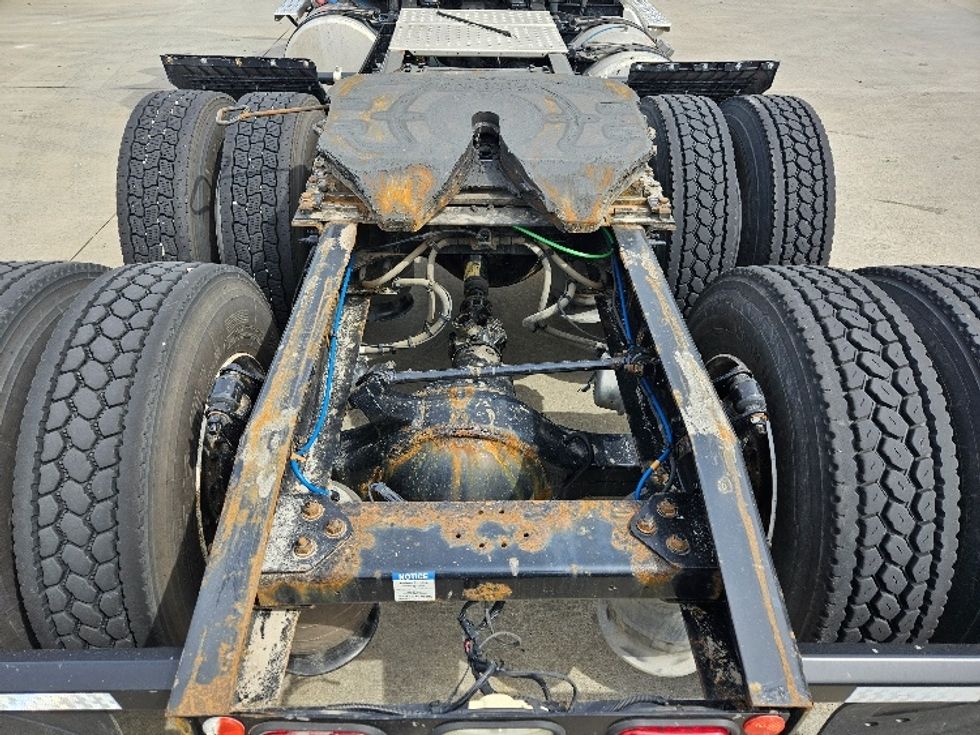 Day Cab Tractor-Heavy Duty Tractors-Freightliner-2020-T12664ST-Moberly-MO-301,467\n\t\tmiles-$ 57,250 - Image 6