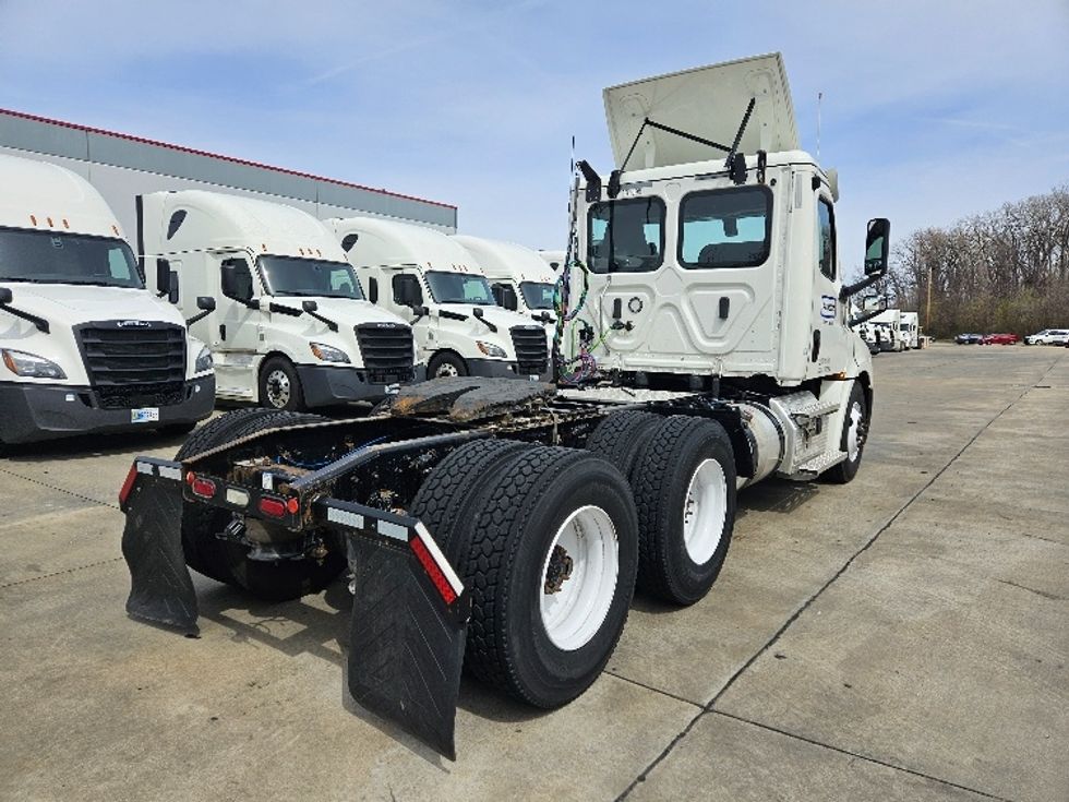 Day Cab Tractor-Heavy Duty Tractors-Freightliner-2020-T12664ST-Moberly-MO-301,467\n\t\tmiles-$ 57,250 - Image 7