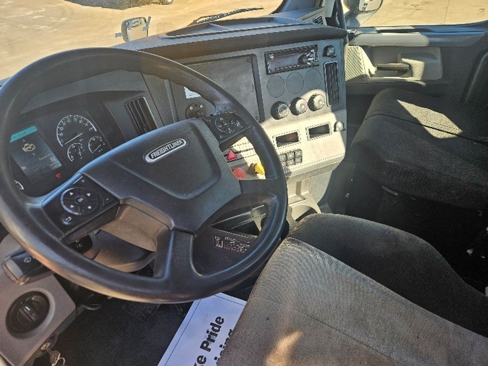 Day Cab Tractor-Heavy Duty Tractors-Freightliner-2020-T12664ST-Moberly-MO-368,119\n\t\tmiles-$ 53,500 - Image 10