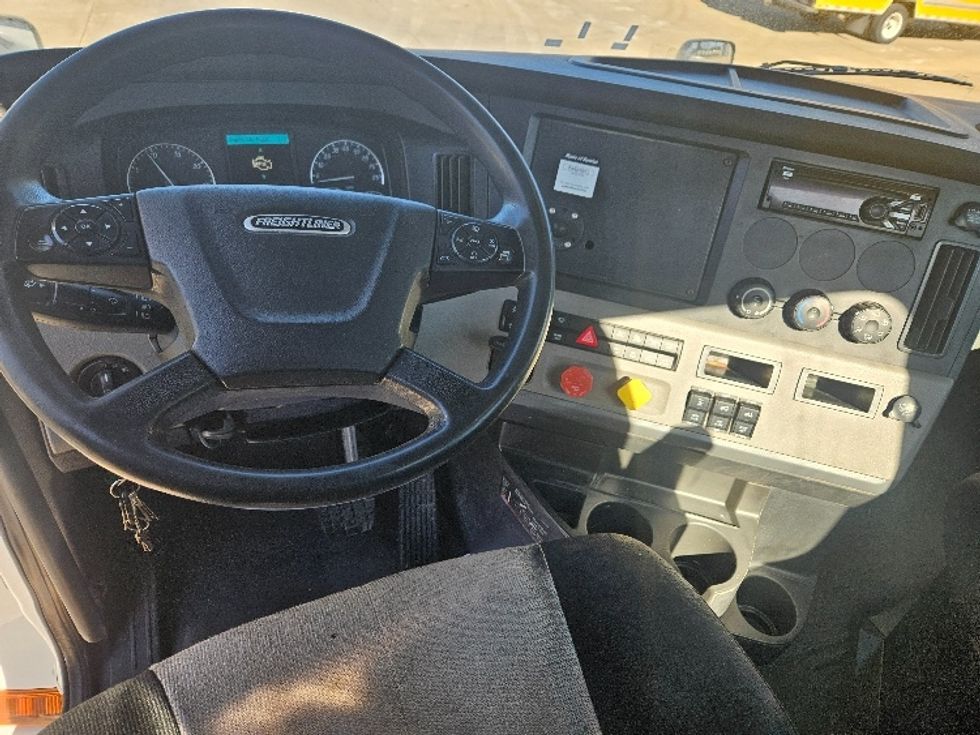 Day Cab Tractor-Heavy Duty Tractors-Freightliner-2020-T12664ST-Moberly-MO-368,119\n\t\tmiles-$ 53,500 - Image 11