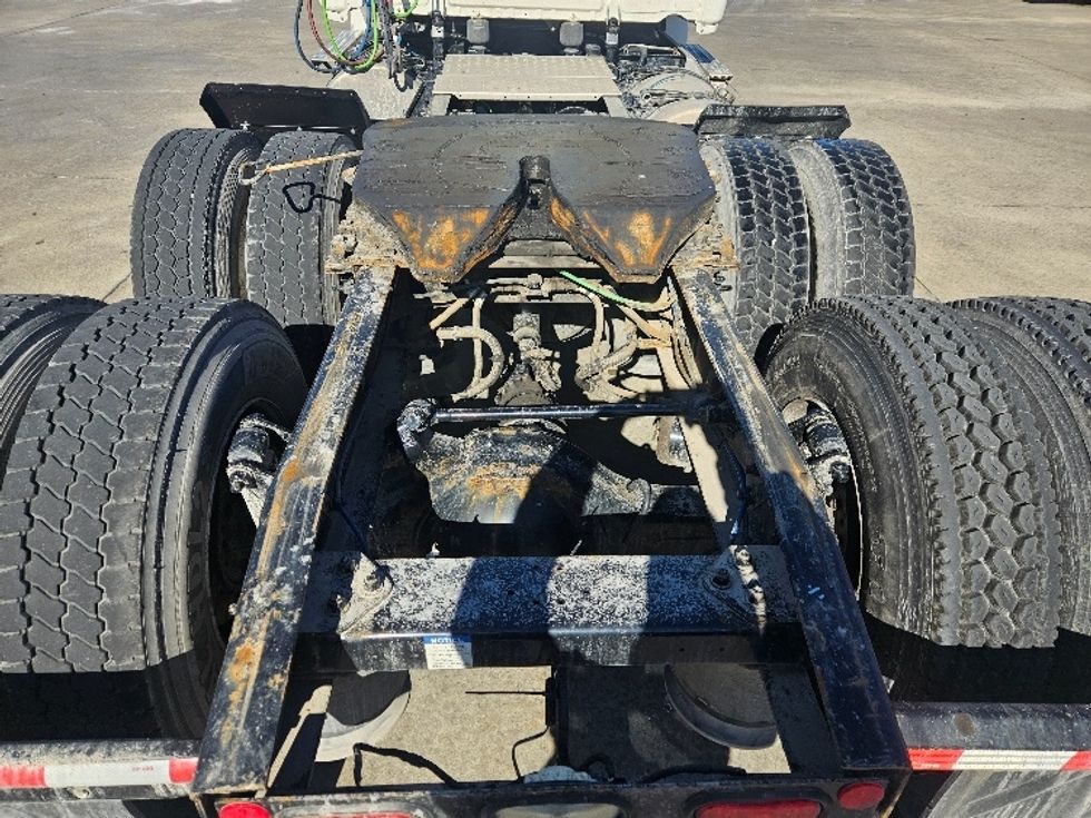 Day Cab Tractor-Heavy Duty Tractors-Freightliner-2020-T12664ST-Moberly-MO-368,119\n\t\tmiles-$ 53,500 - Image 6