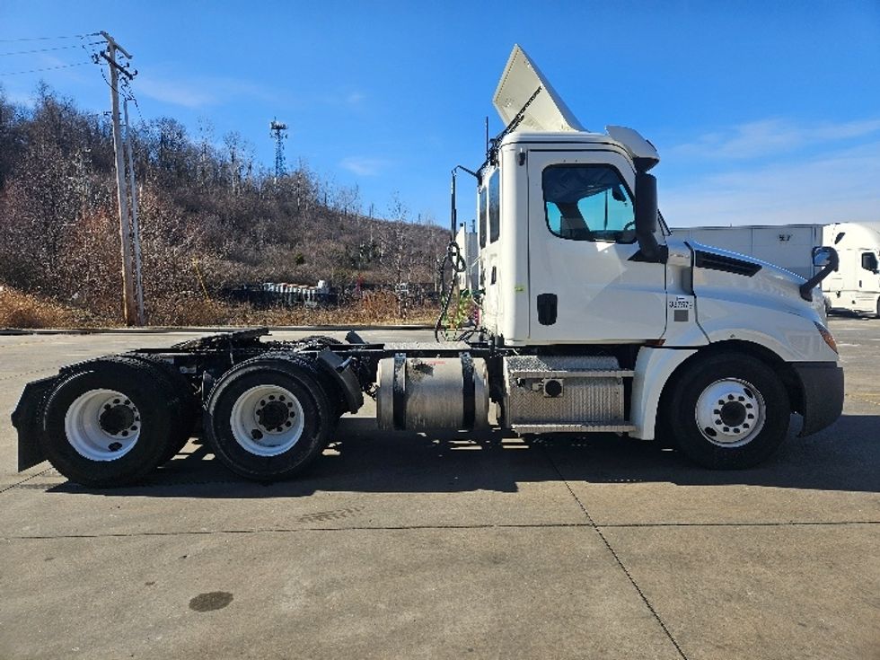 Day Cab Tractor-Heavy Duty Tractors-Freightliner-2020-T12664ST-Moberly-MO-368,119\n\t\tmiles-$ 53,500 - Image 8