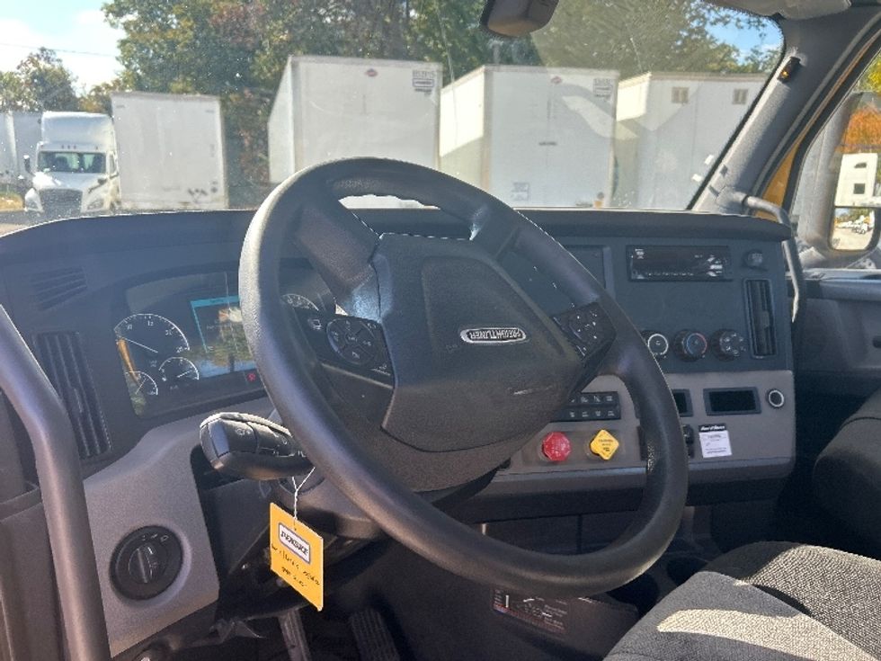 Day Cab Tractor-Heavy Duty Tractors-Freightliner-2020-T12664ST-Moberly-MO-472,420\n\t\tmiles-$ 43,000 - Image 10