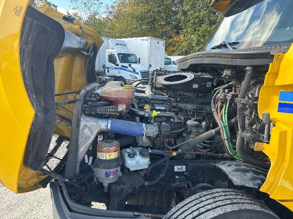Day Cab Tractor-Heavy Duty Tractors-Freightliner-2020-T12664ST-Moberly-MO-472,420\n\t\tmiles-$ 43,000 - Image 16
