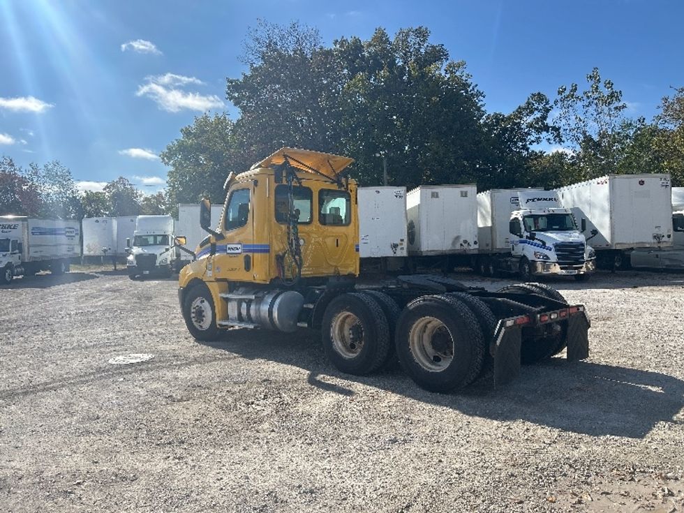 Day Cab Tractor-Heavy Duty Tractors-Freightliner-2020-T12664ST-Moberly-MO-472,420\n\t\tmiles-$ 43,000 - Image 5