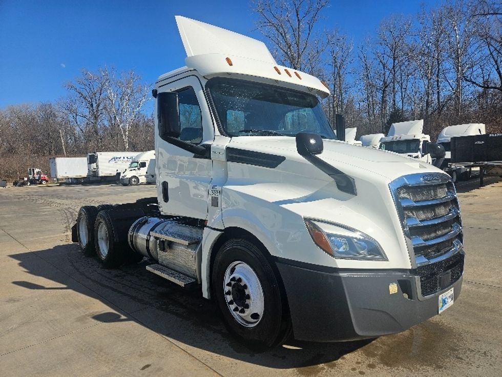 Day Cab Tractor-Heavy Duty Tractors-Freightliner-2020-T12664ST-Moberly-MO-473,601\n\t\tmiles-$ 47,500 - Image 1